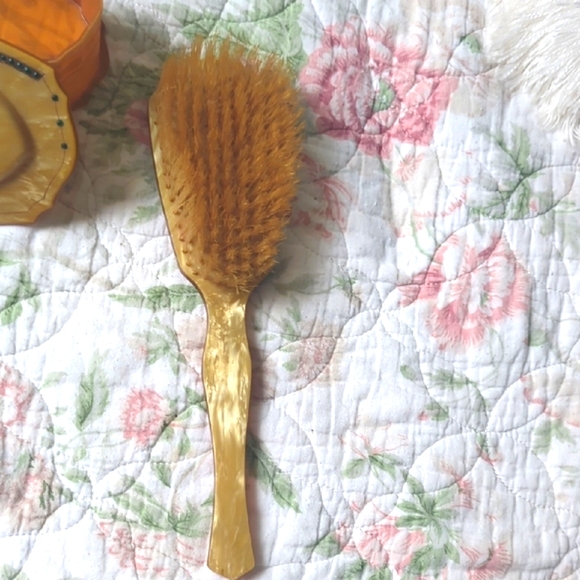 Vintage 1920's 4 piece Lucite Vanity Dresser Set - Picture 5 of 12